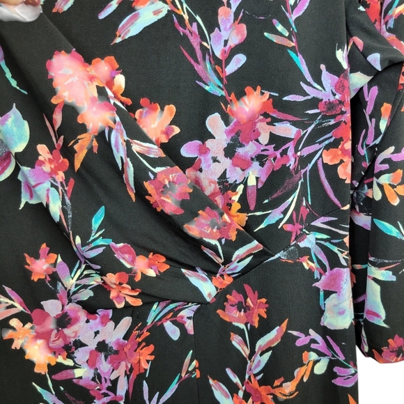 Chico’s Floral Print Faux Wrap Dress Size 12/14. Stretch Jersey Knit Multi-Color - Picture 5 of 9